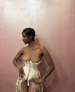 Latina girl pretend she doesn’t want the dick