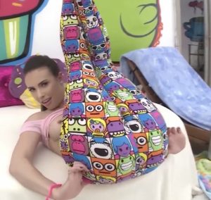 Latina girl gets cumshot anal