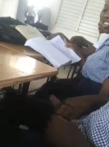 leak- akwa ibom high school girls gives blowjob in class