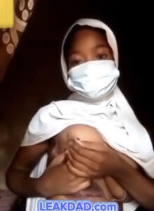 Little Hausa girl show her soft breast and masturbate