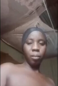 Exposed- married African lady send nude to lover boy
