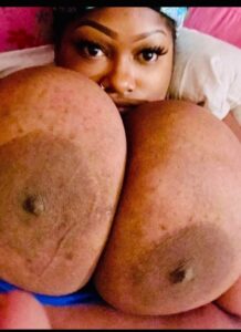 Leak- big breast african woman seduce men with it