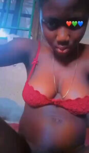 Leak Ghana teen sextapes- young girl uses marker and other objects to masturbate her pussy for boyfriend
