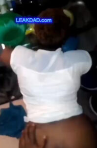 Naija gateman fuck married woman in the kitchen