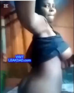 Naija married woman show of her big breast nude video to lover
