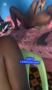 Girl masturbate themselves for fun on camera