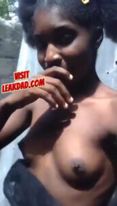 Teen girl display hairy pussy and boob for boyfriend online