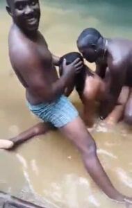 Men fuck threesome in the stream
