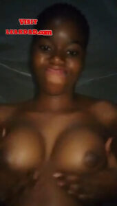 Teen girl masturbate her pussy