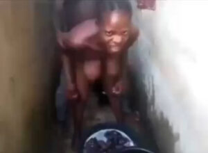 Nigerian single mum gets fuck by landlord